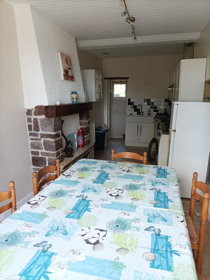 La Petellerie, Maison De Campagne Avec Piscine Pour Un Sejour Detente Moyon 외부 사진